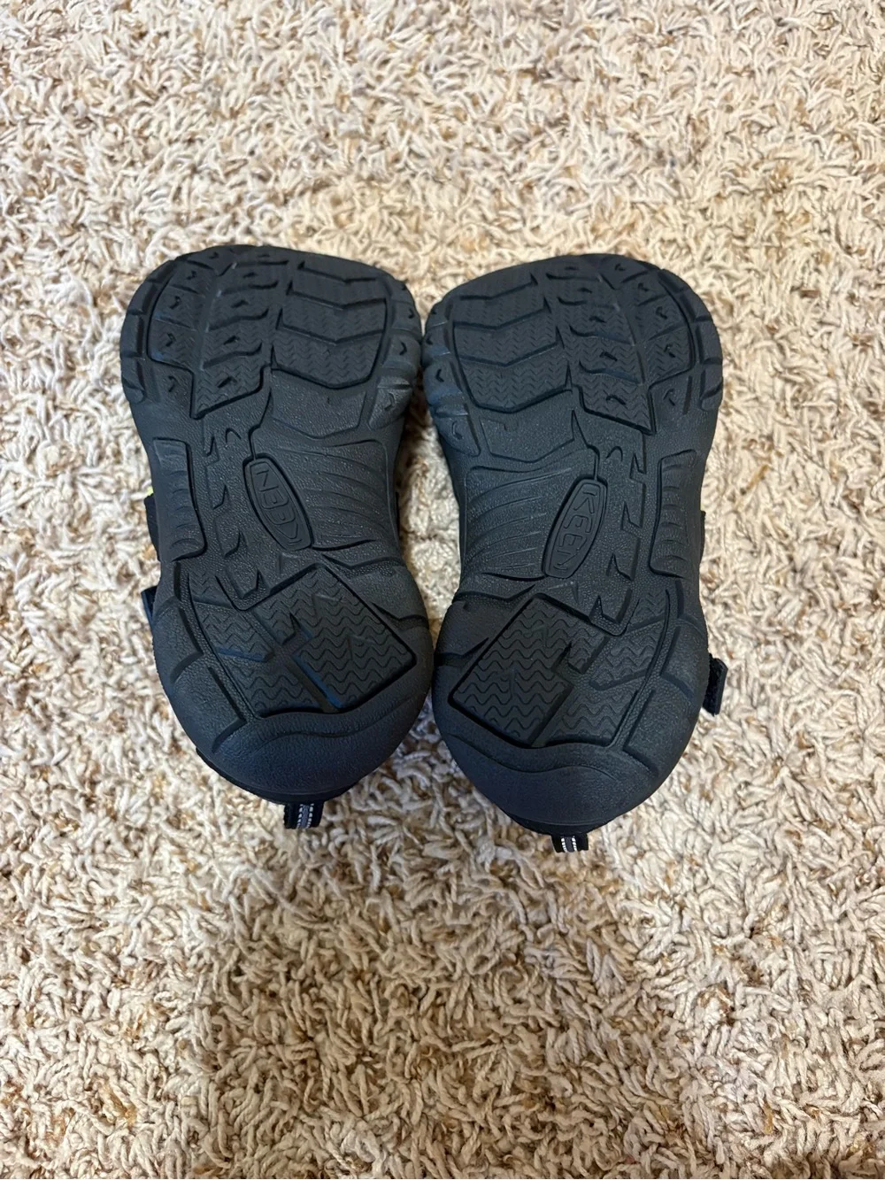 KEEN Big Kids' Newport H2 Boys size 3 NWOT!!